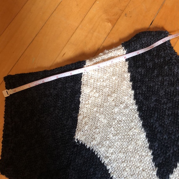 Liz Claiborne vintage short sleeve sweater. - Picture 6 of 6